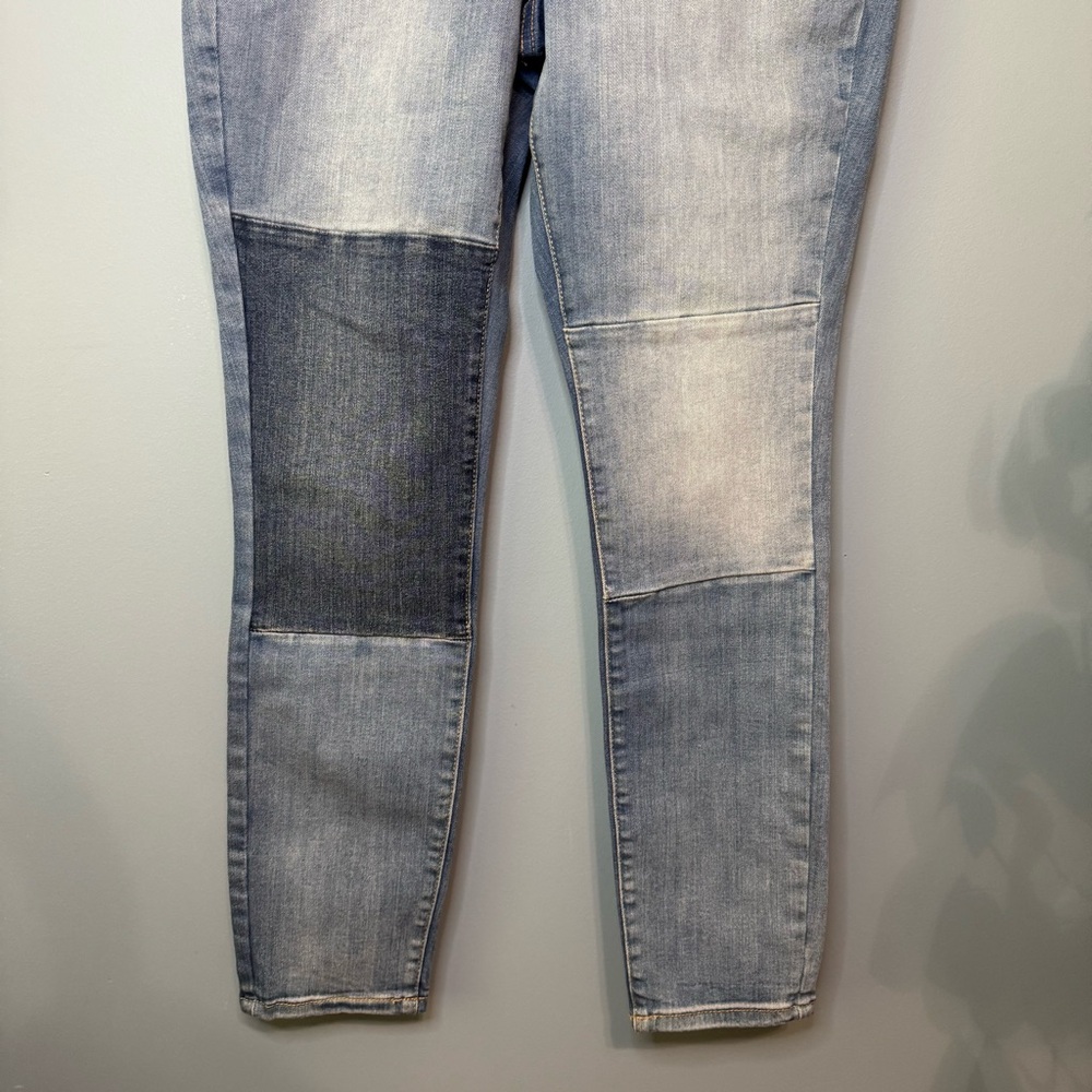Universal Thread High-Rise Skinny Patched Jeans. NWT. Women’s Size 10 - Picture 7 of 14